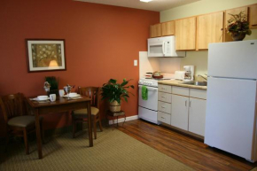  Affordable Suites of America Fredericksburg  Фредериксберг